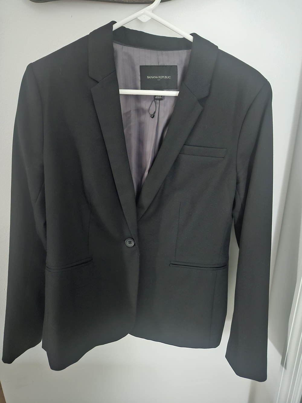 Banana Republic Black Women's Single-Button Tailored Blazer